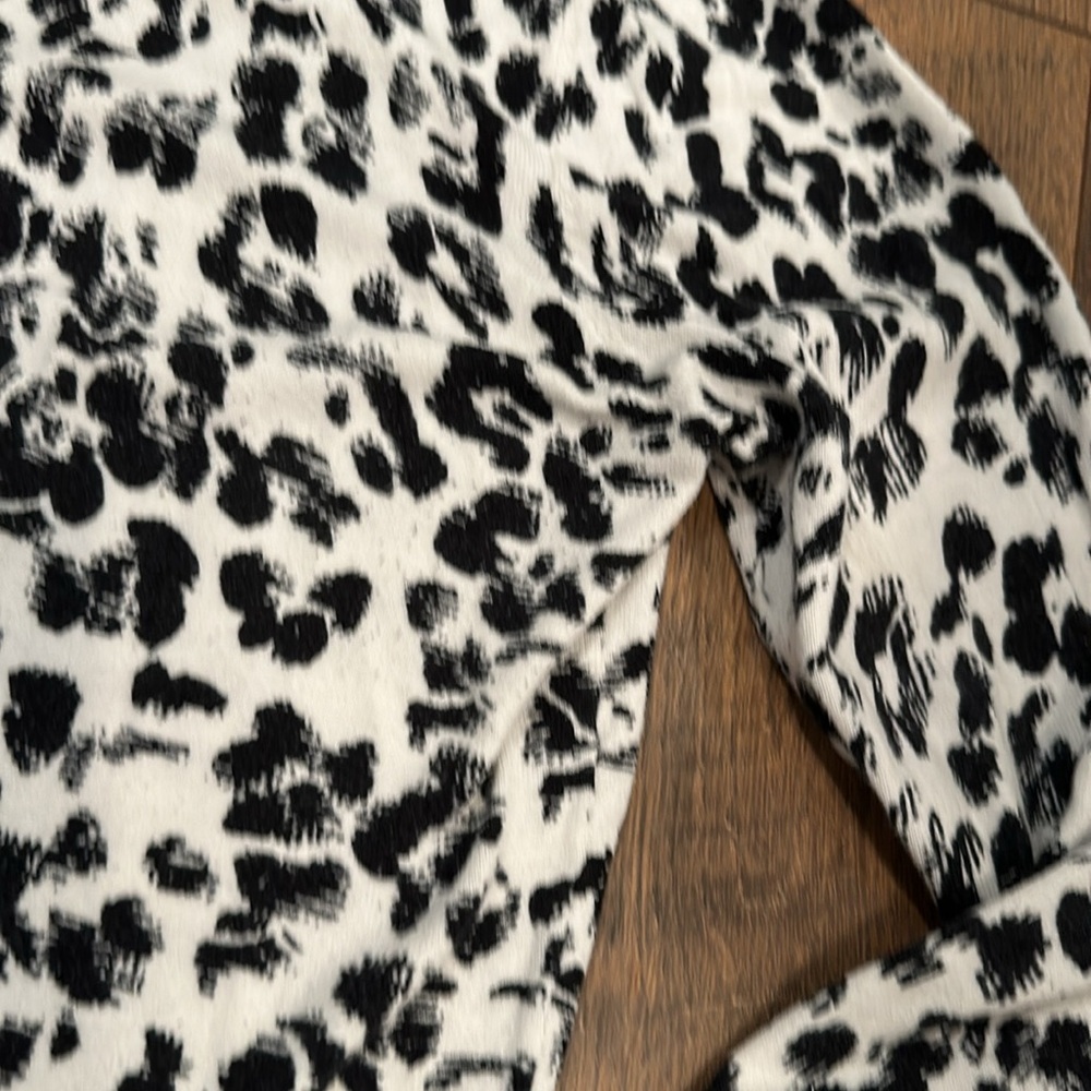 Black and White Animal Print Cardigan - Picture 3 of 4